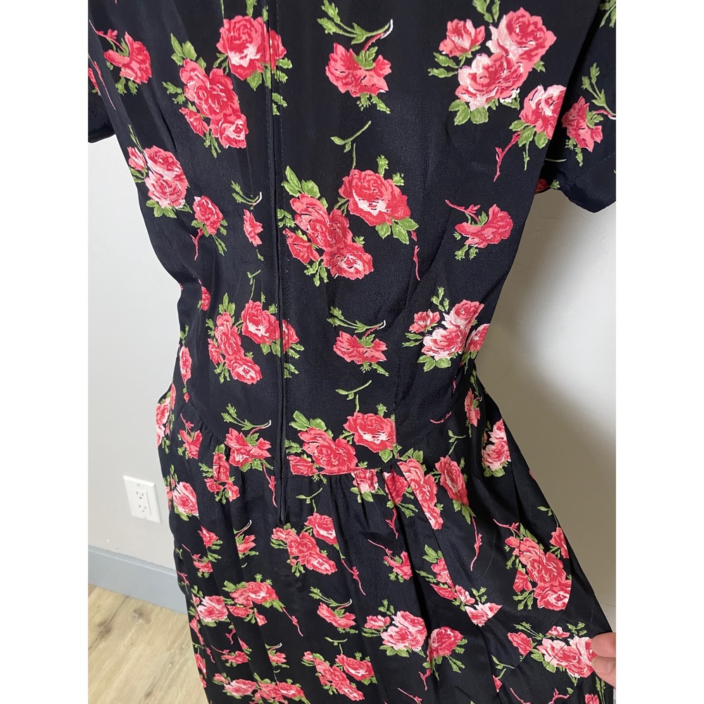Vintage 80s 90s Floral Rose Mock Neck Midi Dress Black Red Tiered Hip Detail - Picture 7 of 12